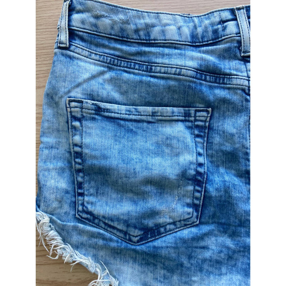 Forever 21 Distressed Short Cut-Off Jean Shorts 29in Waist (Sz8) - Picture 13 of 16